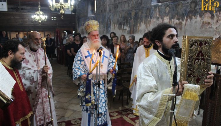 Η-Απόδοση-της-εορτής-της-Κοιμήσεως-της-Θεοτόκου-στο-μαρτυρικό-Κομμένο-Άρτης
