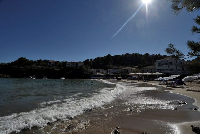 Καιρός:-Ανάσα-δροσιάς-σήμερα,-Κυριακή-με-μελτέμια-στο-Αιγαίο-–-Δεν-θα-ξεπεράσει-τους-35-βαθμούς-ο-υδράργυρος