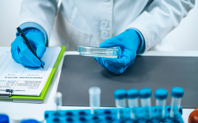 Γαστρεντερίτιδα-στην-Τζια:-Συνήθης-ύποπτος-ο-νοροϊός-–-Τι-πρέπει-να-προσέχουμε