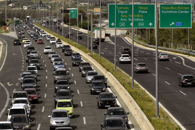 Σε-εξέλιξη-η-επιστροφή-των-εκδρομέων-του-Δεκαπενταύγουστου-–-Πού-υπάρχει-κίνηση