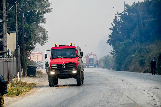 Σε-εξέλιξη-η-φωτιά-στην-περιοχή-Μακροχωρίου-στην-Καστοριά-–-Δεν-απειλεί-κατοικημένες-περιοχές