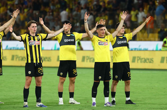 super-league:-ΑΕΚ-–-Πανσερραϊκός-2-0:-Ορεξάτη-η-Ένωση-στην-πρεμιέρα,-αποχώρησε-τραυματίας-ο-Ζίνι