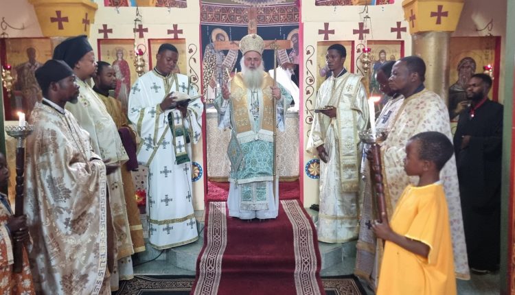 Στηv-Ενορία-Αγίας-Βαρβάρας-στην-Κινσάσα-ιερούργησε-ο-Μητροπολίτης-Θεοδόσιος
