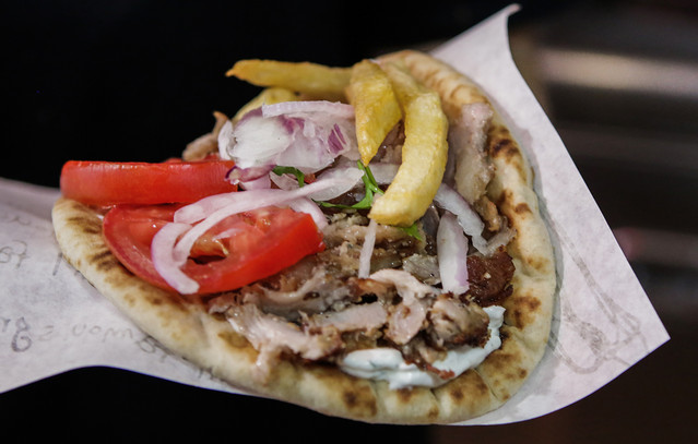 Ζαλίζουν-οι-τιμές-για-το-σουβλάκι-–-Ξεπέρασαν-τα-6-ευρώ-στο-Ηράκλειο-Κρήτης
