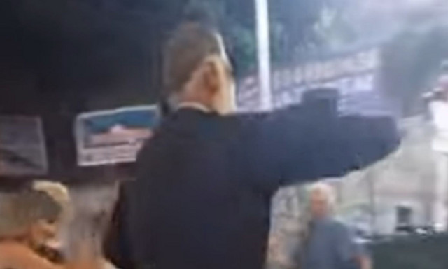 viral-ιερέας-που-χόρεψε-την-«Ευβοιώτισσα»-σε-πανηγύρι