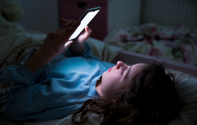 Από-την-υπερσύνδεση-στην-ευημερία:-Πώς-προστατεύουμε-την-ψυχική-μας-υγεία-στον-ψηφιακό-κόσμο