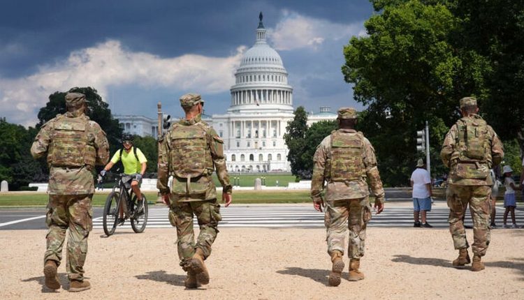 ΗΠΑ:-Οι-εθνοφρουροί-στην-Ουάσινγκτον-πλέον-φέρουν-όπλα