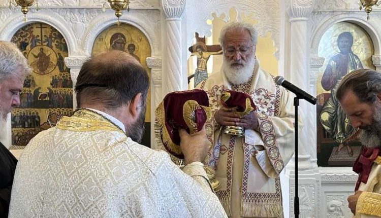 Θεία-Λειτουργία-τέλεσε-ο-Μητροπολίτης-Αρκαλοχωρίου-στον-Κερατόκαμπο-Βιάννου