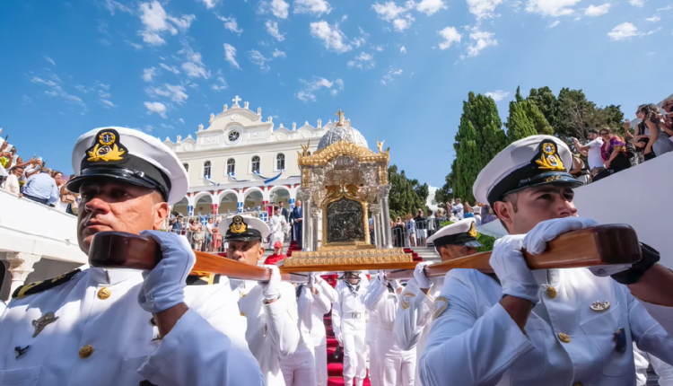 Η-Παναγία-της-Τήνου:-Πίστη-–-Θαύμα-–-Παράδοση