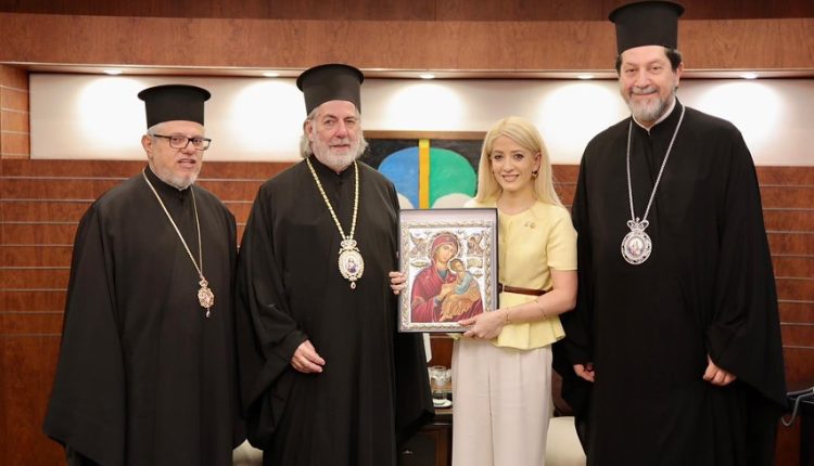 Για-τον-ρόλο-της-Κυπριακής-παροικίας-συζήτησαν-Αρχιεπίσκοπος-Θυατείρων-και-Αννίτα-Δημητρίου