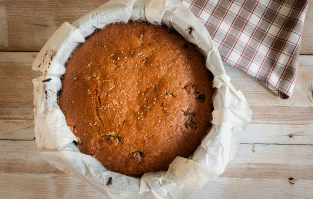Το-έθιμο-της-φανουρόπιτας-και-οι-ευχές-στον-Άγιο-Φανούριο-–-Τι-συμβολίζει-ο-αριθμός-των-υλικών