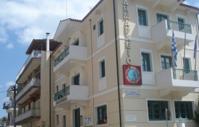 Άγρια-επίθεση-δημοτικού-υπαλλήλου-σε-αντιδήμαρχο-του-Δήμου-Μακρακώμης-–-«Ήμουν-κάτω…-και-προσπαθούσε-να-με-χτυπήσει»