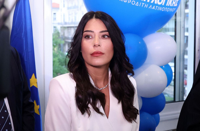 Ινδός-οδηγός-τράκαρε-την-Αφροδίτη-Λατινοπούλου-και-εγκατέλειψε-το-σημείο-–-Πώς-έγινε-το-τροχαίο