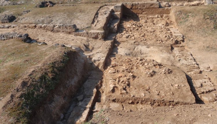 Ερευνητικό-πρόγραμμα-στο-βασιλικό-γυμνάσιο-της-αρχαίας-Μίεζας