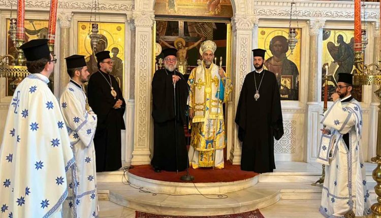 Ο-Θεοφ-Επίσκοπος-Τυάνων-στον-Καθεδρικό-Ι.-Ναό-του-Ευαγγελισμού-Ρόδου