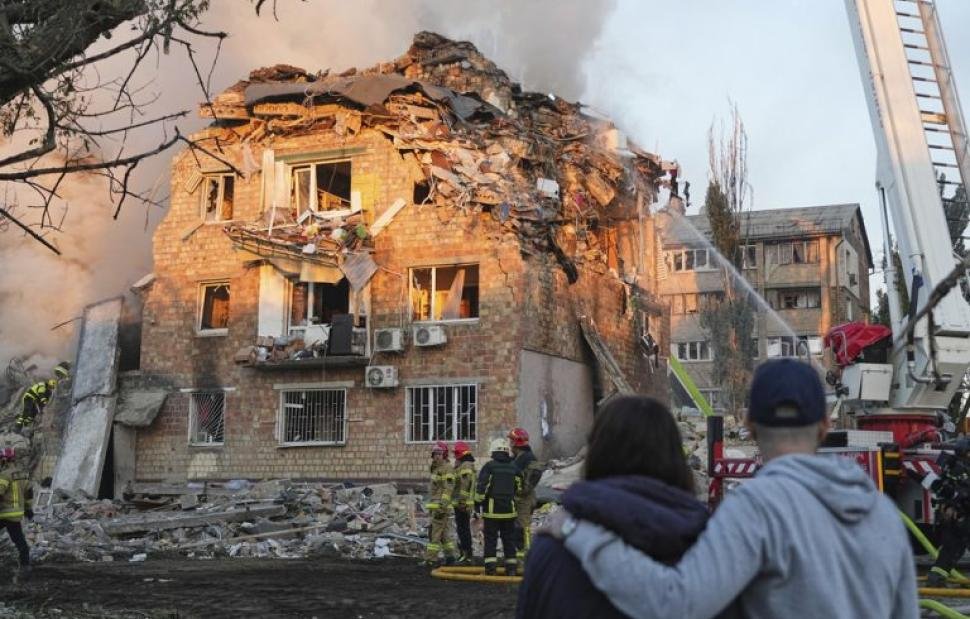 Ουκρανία:-Τους-23-έφτασαν-οι-νεκροί-από-τις-πυραυλικές-επιθέσεις-της-Ρωσίας-στο-Κίεβο