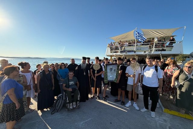 Προσκυνηματικός-περίπλους-της-Ιεράς-Μητροπολέως-Κίτρους-στο-Άγιον-Όρος