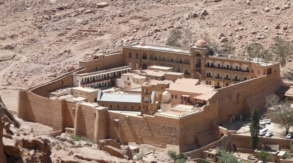 Μονή-Σινά:-Οι-εκδιωχθέντες-μοναχοί-εξηγούν-τους-λόγους-της-παύσης-του-Αρχιεπισκόπου-Δαμιανού