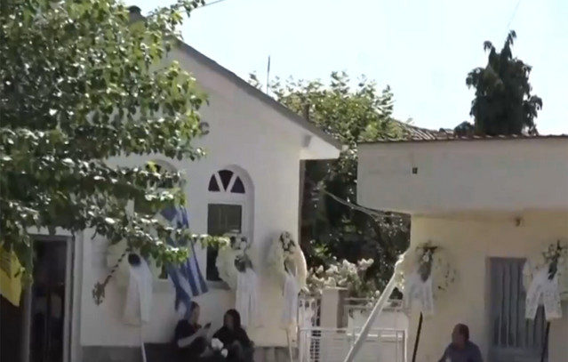 Θρήνος-στις-κηδείες-των-16χρονων-που-σκοτώθηκαν-σε-τροχαίο-στην-Καστοριά-–-«Η-είδηση-έπεσε-σαν-φωτιά»