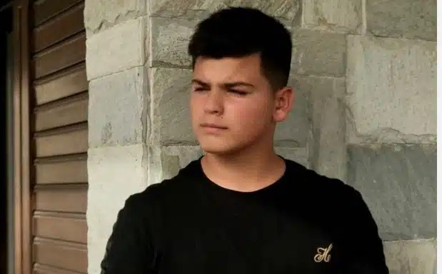 «Νικόλα-μας,-γιατί-έφυγες-τόσο-ξαφνικά;»:-Ραγίζει-καρδιές-η-αδερφή-του-18χρονου-που-κατέρρευσε-μπροστά-στους-φίλους-του-στον-Βόλο