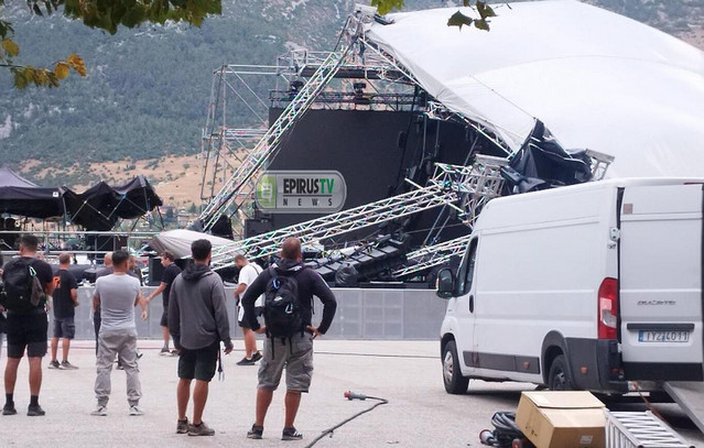 Ακυρώθηκε-η-συναυλία-της-Άννας-Βίσση,-του-Αντώνη-Ρέμου-και-των-Μελισσών-στα-Ιωάννινα-λόγω-κατάρρευσης-τμήματος-της-σκηνής