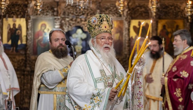 Ο-Μητροπολίτης-Κερκύρας-στην-γενέτειρά-του