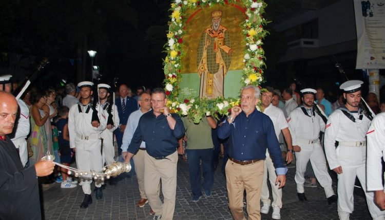 Η-πάνδημη-λιτανεία-της-Ιερής-Εικόνας-του-Αγίου-Αλεξάνδρου-στο-Παλαιό-Φάληρο