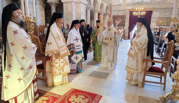 Ο-Πατριάρχης-Αλεξανδρείας-στην-Παναγία-Εκατονταπυλιανή-στην-Πάρο