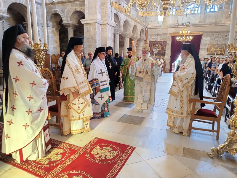 Ο-Πατριάρχης-Αλεξανδρείας-στην-Παναγία-Εκατονταπυλιανή-στην-Πάρο