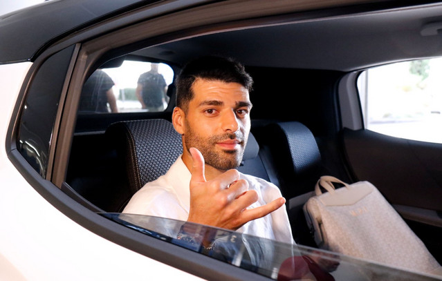 Ανακοίνωσε-Ταρεμί-ο-Ολυμπιακός-–-Το-βίντεο-της-ΠΑΕ-με-την-κλήση-στον-Ιρανό-φορ