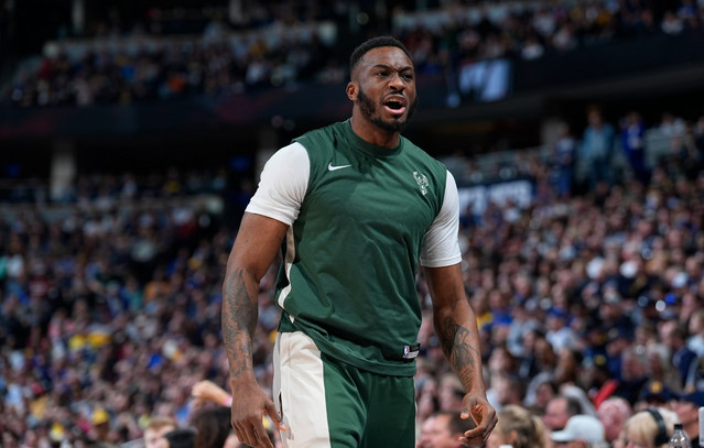 Θανάσης-Αντετοκούνμπο:-Επέστρεψε-στους-Μιλγουόκι-Μπακς-με-μονοετές-συμβόλαιο