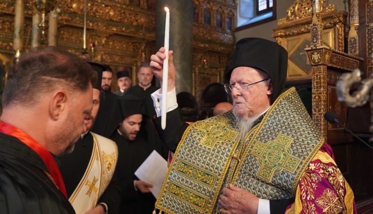 Χειροθεσία-νέου-Άρχοντος-Οφφικιαλίου-από-τον-Οικουμενικό-Πατριάρχη