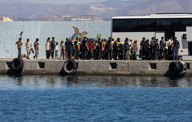 Δύο-επιχειρήσεις-διάσωσης-90-μεταναστών-νότια-της-Κρήτης