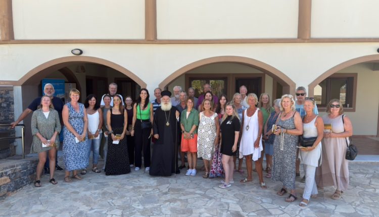 Επίσκεψη-του-Μητροπολίτη-Ιεραπύτνης-και-Σητείας-στο-7ο-Θερινό-Σχολείο-Ελληνικής-Γλώσσας