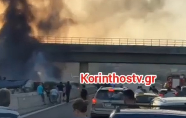 Νταλίκα-τυλίχτηκε-στις-φλόγες-στην-Αθηνών-–-Κορίνθου:-Τραυματίας-ο-οδηγός-του-οχήματος,-από-την-παλιά-Εθνική-η-κίνηση-προς-Αθήνα