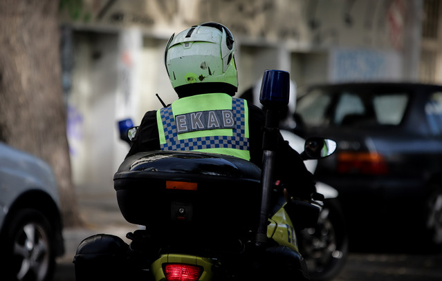 Διασώστης-του-ΕΚΑΒ-τραυματίστηκε-σε-τροχαίο-εν-ώρα-υπηρεσίας-και-δίνει-μάχη-για-τη-ζωή-του