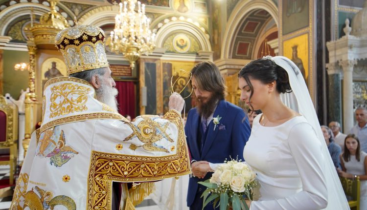 Μητροπολίτης-Πειραιώς:-Τα-πάντα-συναρτώνται-με-το-υπέρτατο-Μυστήριο-της-Ευχαριστίας