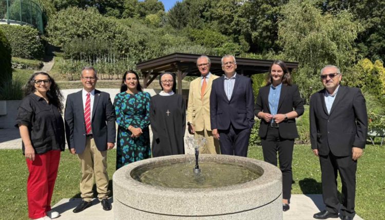 Ο-νέος-Πρόεδρος-του-Τμήματος-Θεολογίας-ΕΚΠΑ-στη-Βιέννη-για-την-αναδιοργάνωση-των-δράσεων-του-pro-oriente