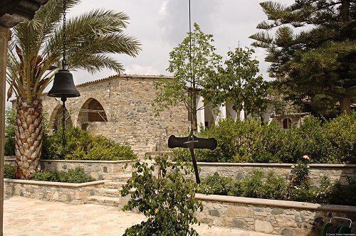 Αγρυπνίες-σε-Μονές-της-Κύπρου-για-τον-Άγιο-Νεκτάριο