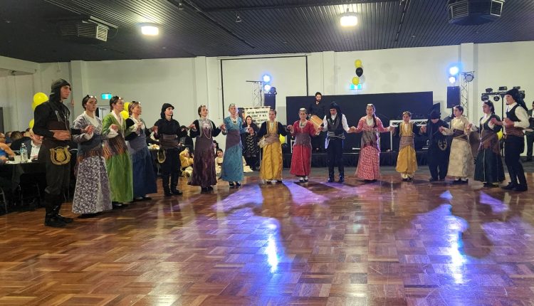 Πέρθη:-Ο-ετήσιος-χορός-της-Ποντιακής-Αδελφότητας-«Άγιος-Γεώργιος»