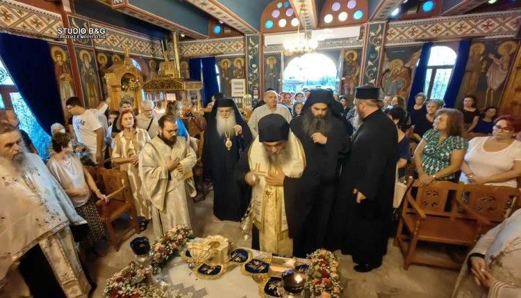 Ναύπλιο:-Υποδοχή-της-Τίμιας-Κάρας-του-Αγίου-Ιωάννου-του-Ερημίτου-από-την-Κρήτη-στον-Άγιο-Νεκτάριο