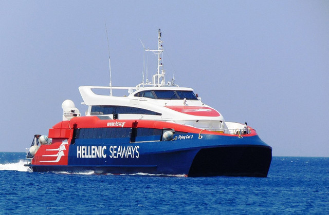 Μηχανική-βλάβη-στο-flying-cat-iii-–-Πλέει-με-μειωμένη-ταχύτητα-προς-Πόρο