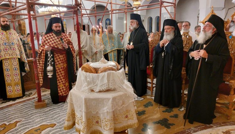 Μέγας-πολυαρχιερατικός-Εσπερινός-στον-πανηγυρίζοντα-Ιερό-Ναό-Αγίου-Νεκταρίου-στην-Αίγινα