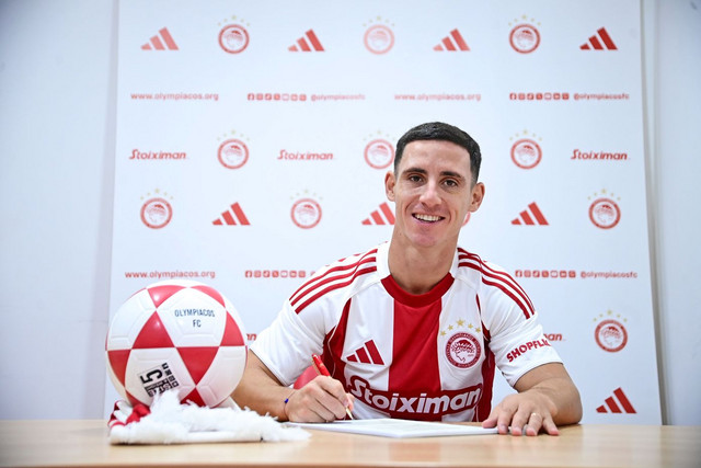 Ολυμπιακός:-Έπιασε-δουλειά-ο-Ποντένσε-–-Τα-είπε-με-Μεντιλίμπαρ