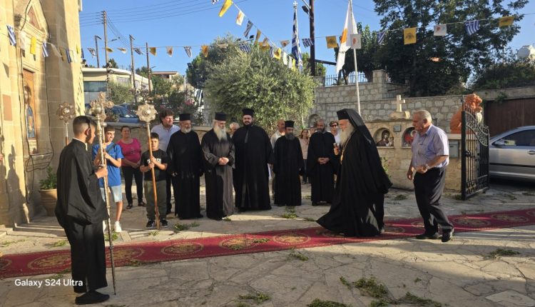 Ο-Αρχιεπίσκοπος-Κύπρου-στην-εορτή-του-Αγίου-Μάμαντος-στην-Περιστερώνα-της-Επισκοπής-Αρσινόης-στην-Πάφο
