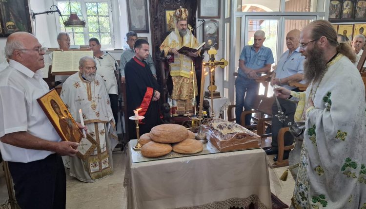 Ο-Μητροπολίτης-Κυρηνείας-στον-Ιερό-Ναό-Αγίου-Θεοδώρου-στο-Παλιτικό