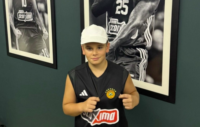 Παναθηναϊκός:-Η-τυχερή-μέρα-του-11χρονου-φιλάθλου-που-σκαρφάλωσε-για-να-δει-την-προπόνηση