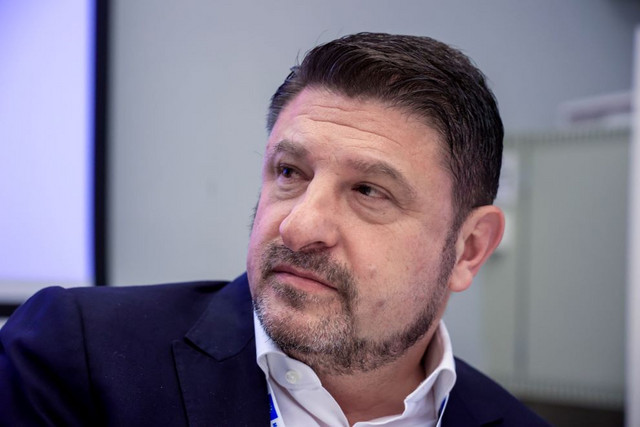 Χαρδαλιάς:-Στηρίζουμε-εμπράκτως-τον-ερασιτεχνικό-αθλητισμό-–-Αναβαθμίζουμε-τις-εγκαταστάσεις-του-κλειστού-γυμναστηρίου-του-Μετς