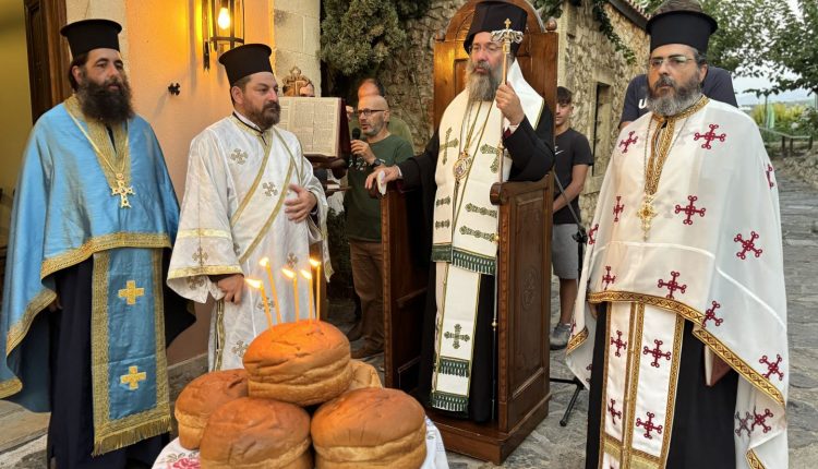 Ο-Ρεθύμνης-Πρόδρομος-στον-πανηγυρίζοντα-Ιερό-Ναό-Οσίου-Νικολάου-του-Κουρταλιώτου-στο-Άδελε