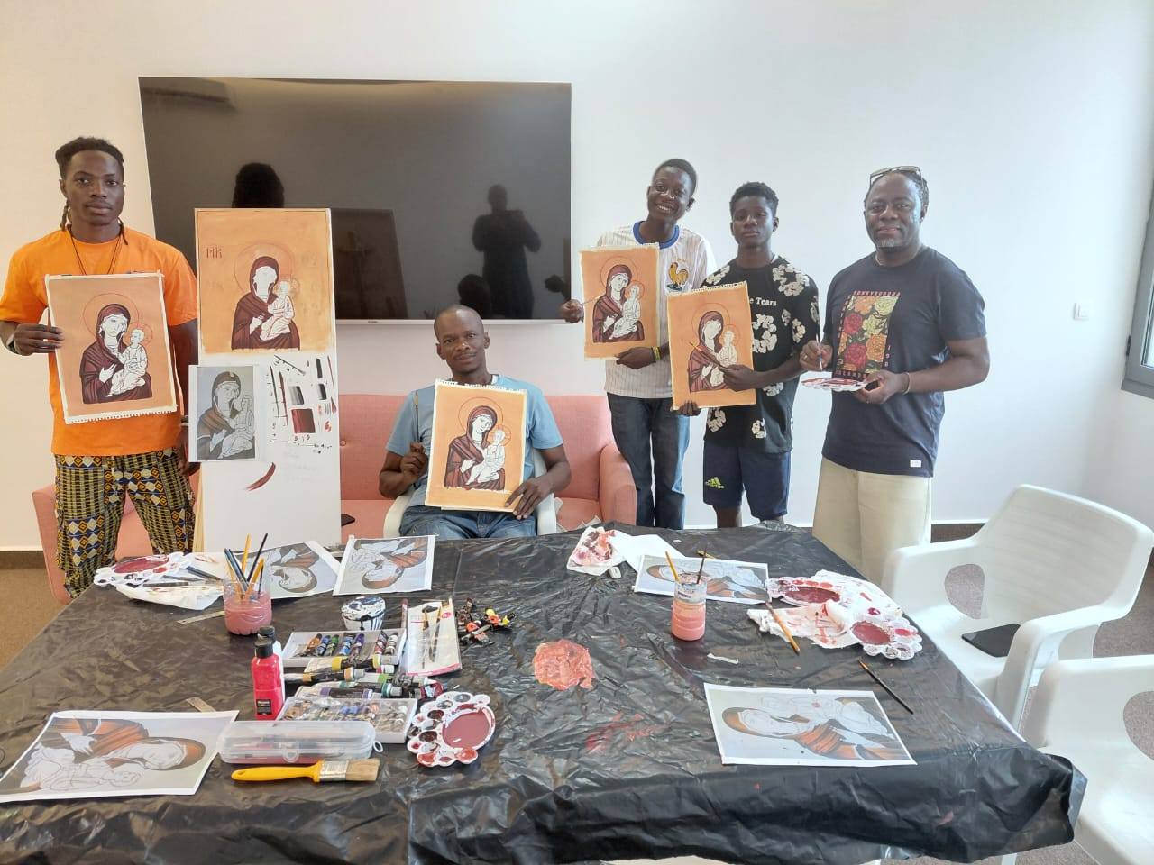 Μαθήματα-μουσικής-και-ορθόδοξης-εικονογραφίας-στην-Ακτή-Ελεφαντοστού